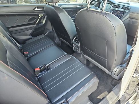 Used 2024 Volkswagen Tiguan SE image 13