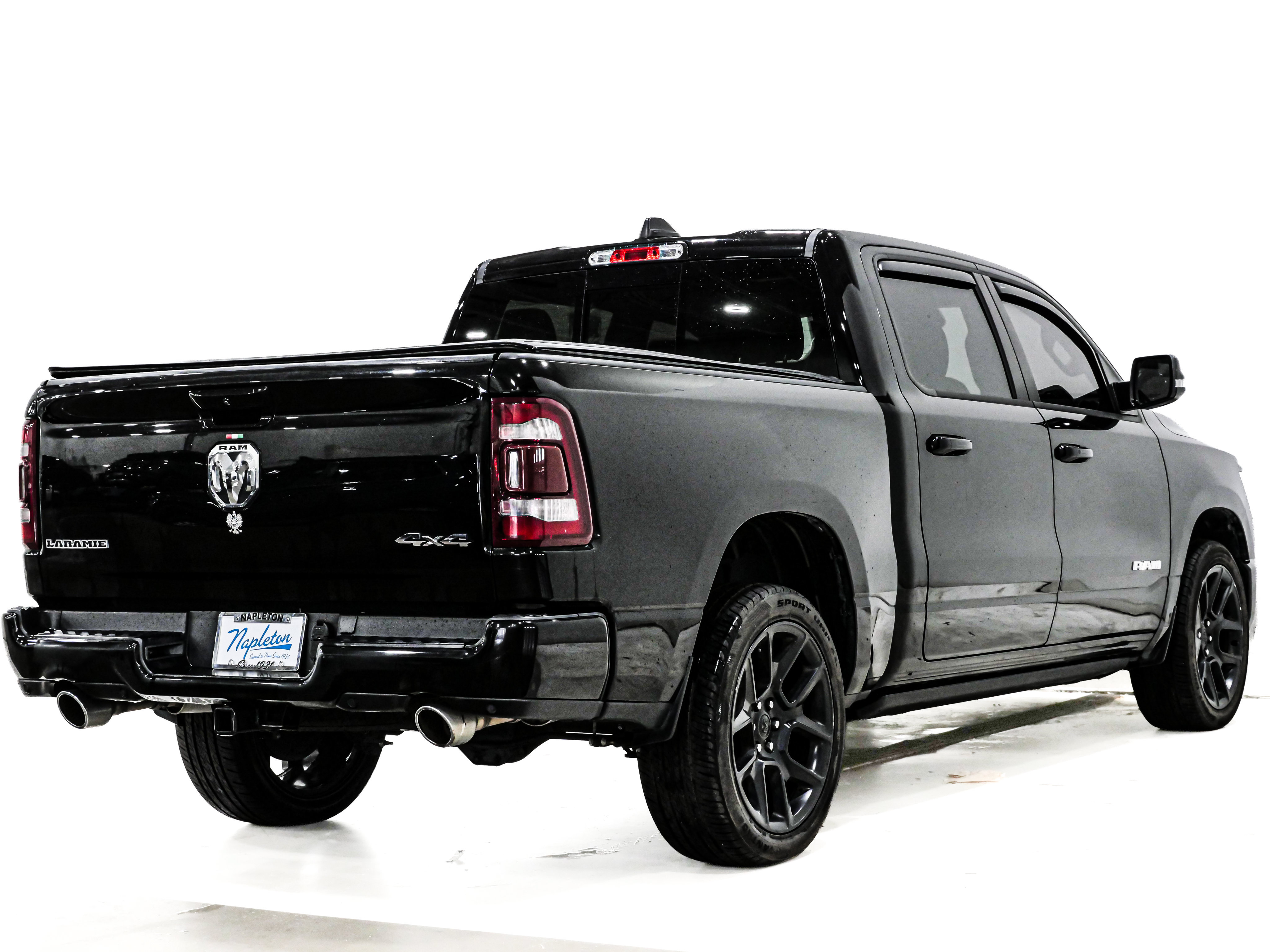 Used 2023 RAM 1500 Laramie AWD/4WD image 6