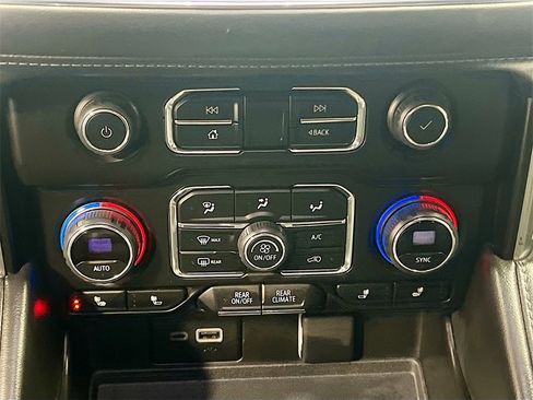 Used 2024 Chevrolet Tahoe Z71 w/ Luxury Package image 16