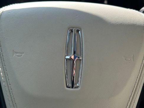 Used 2023 Lincoln Aviator Black Label AWD/4WD image 32