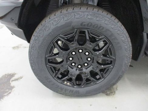 Used 2026 GMC Hummer EV SUV AWD/4WD image 6