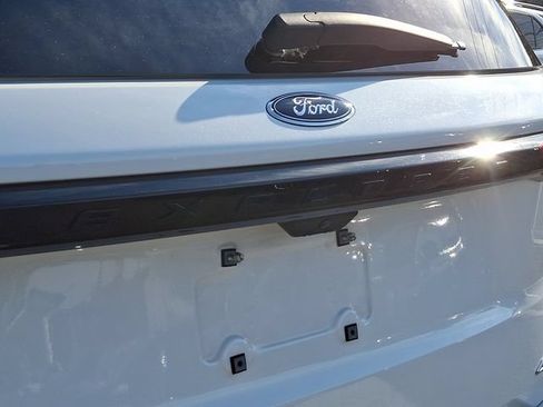 Used 2025 Ford Explorer Platinum w/ Ultimate Package AWD/4WD image 40