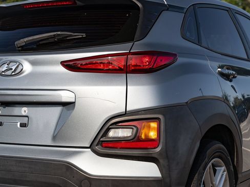 Used 2021 Hyundai Kona SE FWD image 14