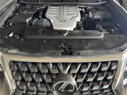 Certified 2023 Lexus GX 460 Luxury w/ Accessory Package image 28