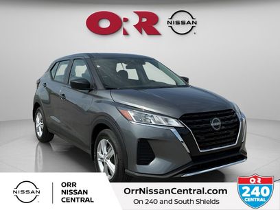 New 2025 Nissan Kicks Play S