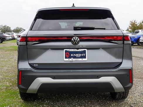 New 2026 Volkswagen Tiguan SE image 8