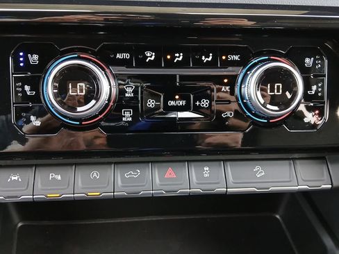 New 2026 GMC Sierra 1500 AT4 w/ AT4 Premium Package AWD/4WD image 48