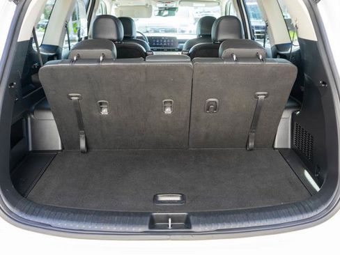 Certified 2023 Kia Telluride EX w/ EX Captain's Chair Package FWD image 34