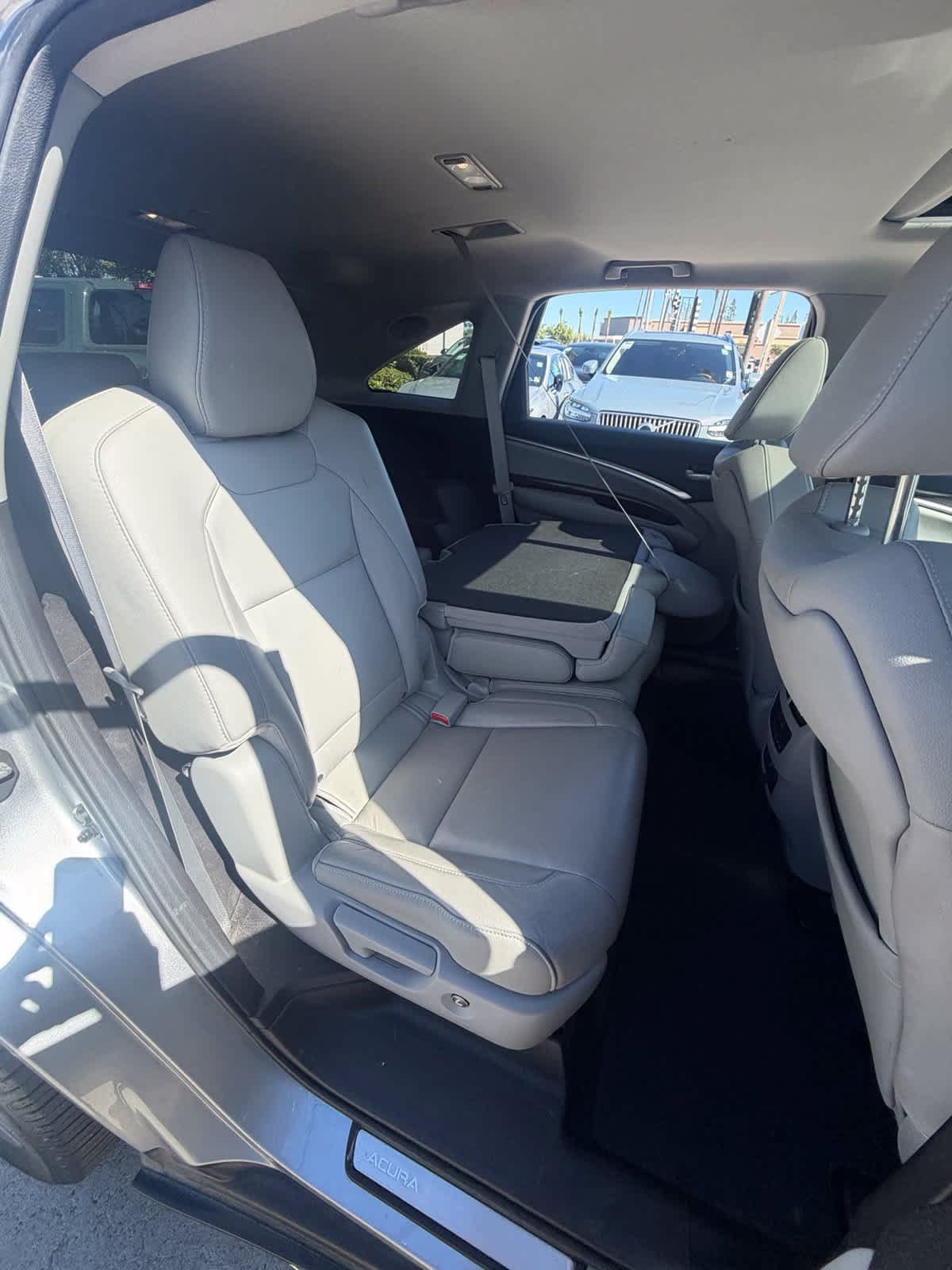 Used 2018 Acura MDX w/ Technology Package FWD image 12