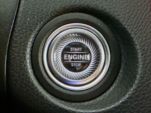 Used 2021 Mercedes-Benz GLC 300 4MATIC w/ AMG Line image 21