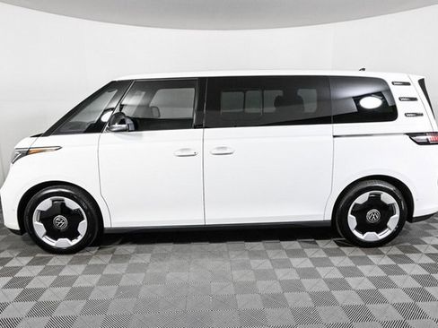 New 2025 Volkswagen ID. Buzz Pro S image 2