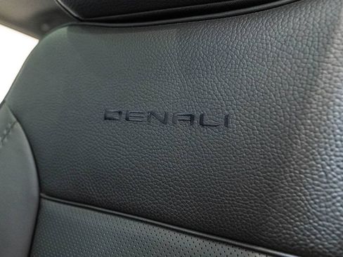 Used 2025 GMC Sierra 1500 Denali w/ Denali Carbonpro Edition AWD/4WD image 7