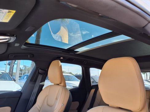 Certified 2023 Volvo XC60 B5 Ultimate w/ Protection Package Premier image 24