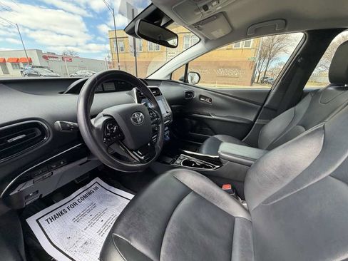 Used 2021 Toyota Prius XLE image 14