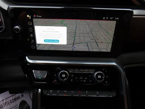 Used 2024 GMC Sierra 2500 Denali Ultimate image 25