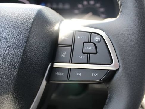 Certified 2026 Toyota Sienna XLE FWD image 22