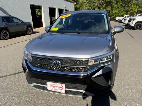 Used 2022 Volkswagen Taos SE w/ IQ.Drive SE Package image 4