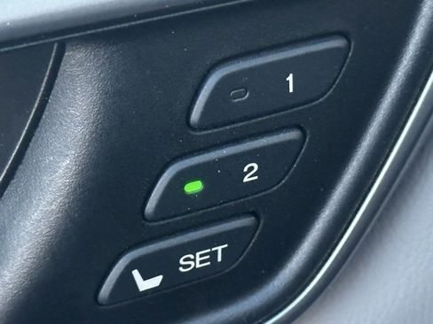 Used 2017 Honda CR-V Touring image 9