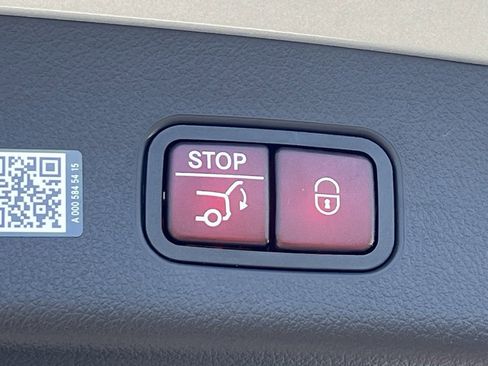 New 2025 Mercedes-Benz GLC 350e 4MATIC image 18