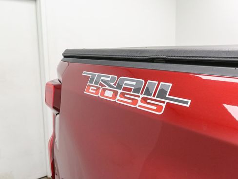Used 2021 Chevrolet Silverado 1500 LT Trail Boss w/ Convenience Package II AWD/4WD image 8