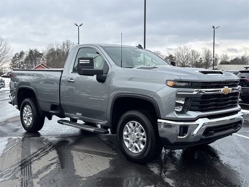 Used 2025 Chevrolet Silverado 2500 LT w/ Convenience Package image 7