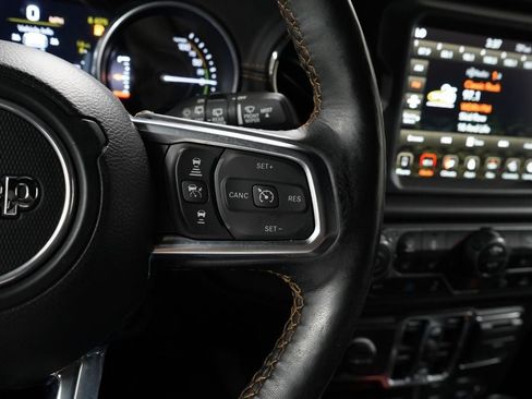 Used 2023 Jeep Wrangler Unlimited Sahara AWD/4WD image 17