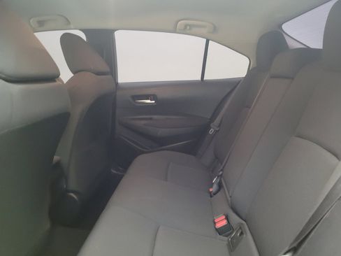 Used 2021 Toyota Corolla LE image 18