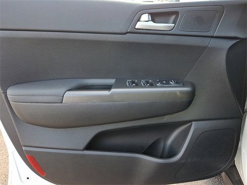 Certified 2022 Kia Sportage LX image 13