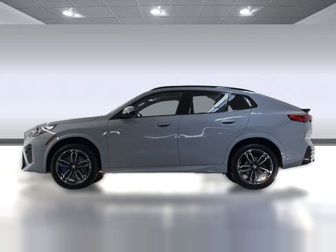 New 2026 BMW X2 xDrive28i w/ Technology Package AWD/4WD image 2