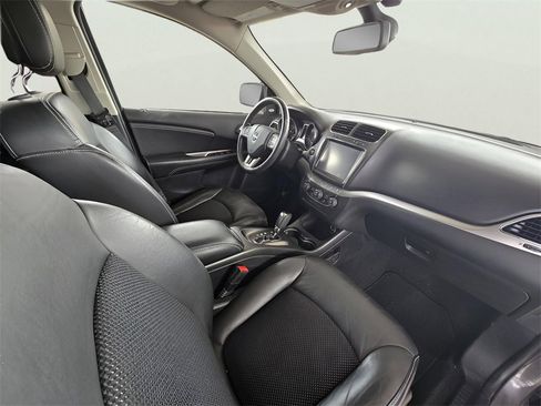 Used 2020 Dodge Journey Crossroad w/ Popular Equipment Group image 46