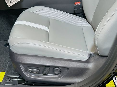 New 2026 Toyota Camry SE w/ Convenience Package FWD image 19