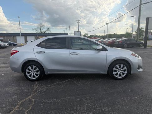 Used 2018 Toyota Corolla LE image 4