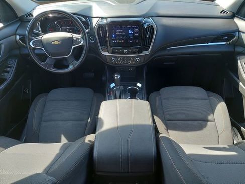 Used 2020 Chevrolet Traverse LT FWD image 3