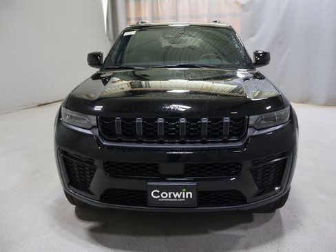 New 2026 Jeep Grand Cherokee L 4WD image 2