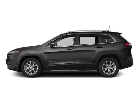 Used 2016 Jeep Cherokee Latitude FWD image 3