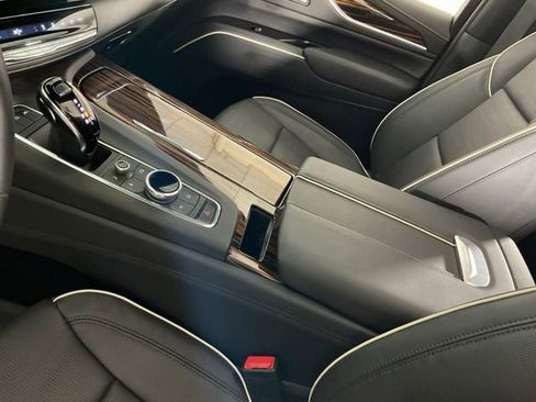 Certified 2024 Cadillac Escalade ESV Premium Luxury image 15