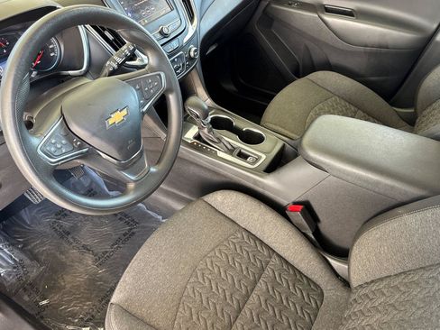 Used 2024 Chevrolet Equinox LT w/ LPO, Floor Liner Package FWD image 10