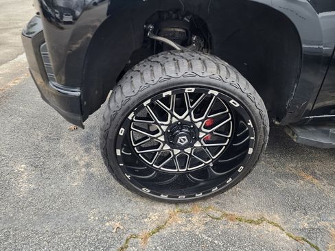 Used 2022 Chevrolet Silverado 1500 Custom w/ Safety Confidence Package image 5