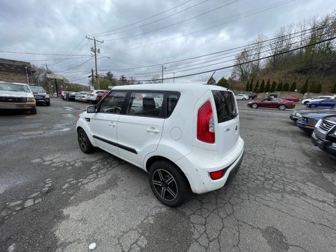 Used 2013 Kia Soul FWD image 5