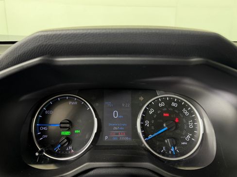 Used 2022 Toyota RAV4 XLE image 11