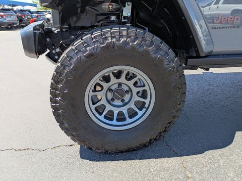 Used 2023 Jeep Gladiator Mojave w/ Trailer Tow Package AWD/4WD image 11