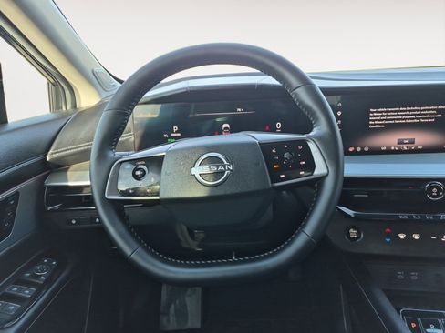 Used 2025 Nissan Murano SL AWD/4WD image 13