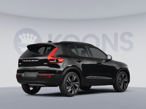 New 2026 Volvo XC40 B5 Plus w/ Protection Package Premier AWD/4WD image 4