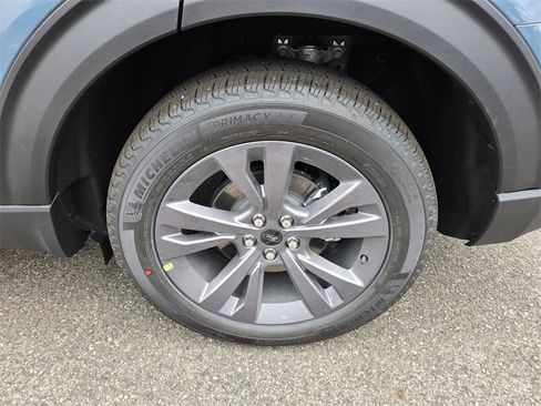 New 2025 Ford Explorer Active w/ Active Comfort Package image 9
