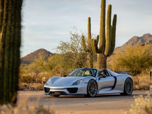 Used 2015 Porsche 918 Spyder AWD/4WD image 4