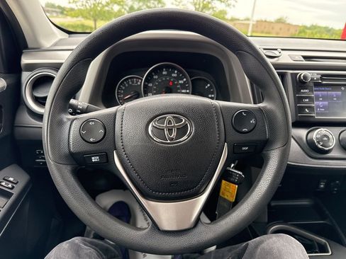 Used 2016 Toyota RAV4 LE AWD/4WD image 11