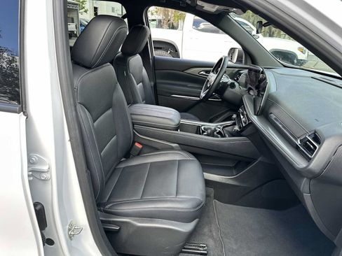 Certified 2026 Chevrolet Traverse LT FWD image 19