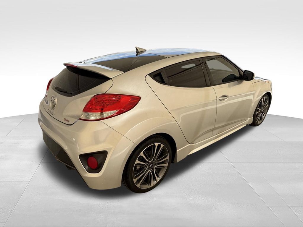 Used 2016 Hyundai Veloster Turbo FWD image 9