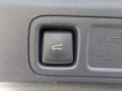 Used 2024 Ford Expedition XLT AWD/4WD image 12
