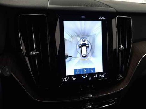 Used 2021 Volvo XC60 T5 Momentum w/ Advanced Package image 30